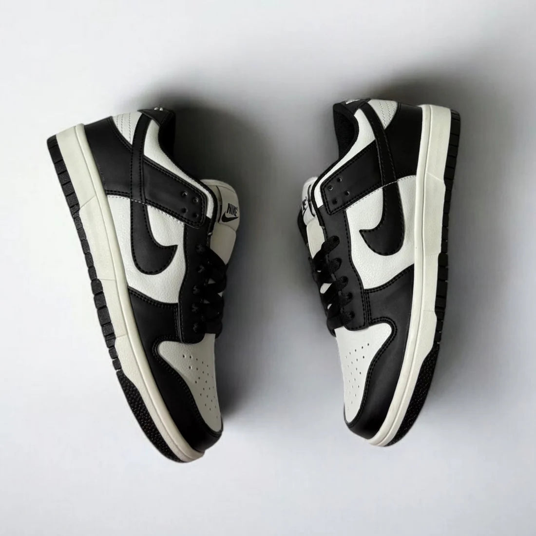 Nike Dunks Low Panda Black